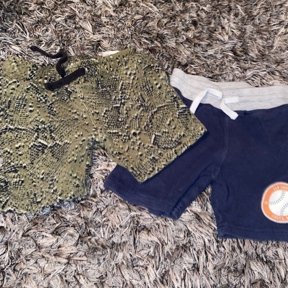 2 pairs toddler boy H&M shorts EUC 2-3T.